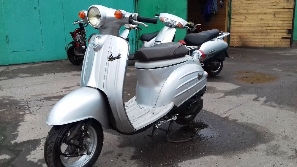 Suzuki Verde сірий