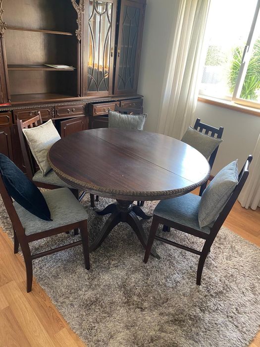 Mesa de Jantar Redonda Extensível em Madeira Maciça
