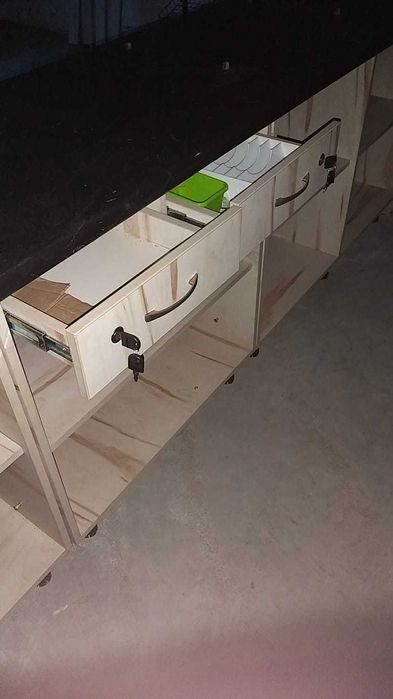 Прилавок меблевий для торгового закладу