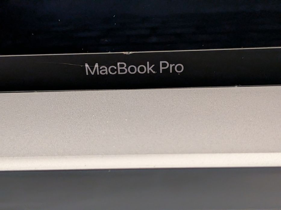 MacBook Pro 16" (2019) — i9 / 32GB / 1TB / Radeon Pro 5500M