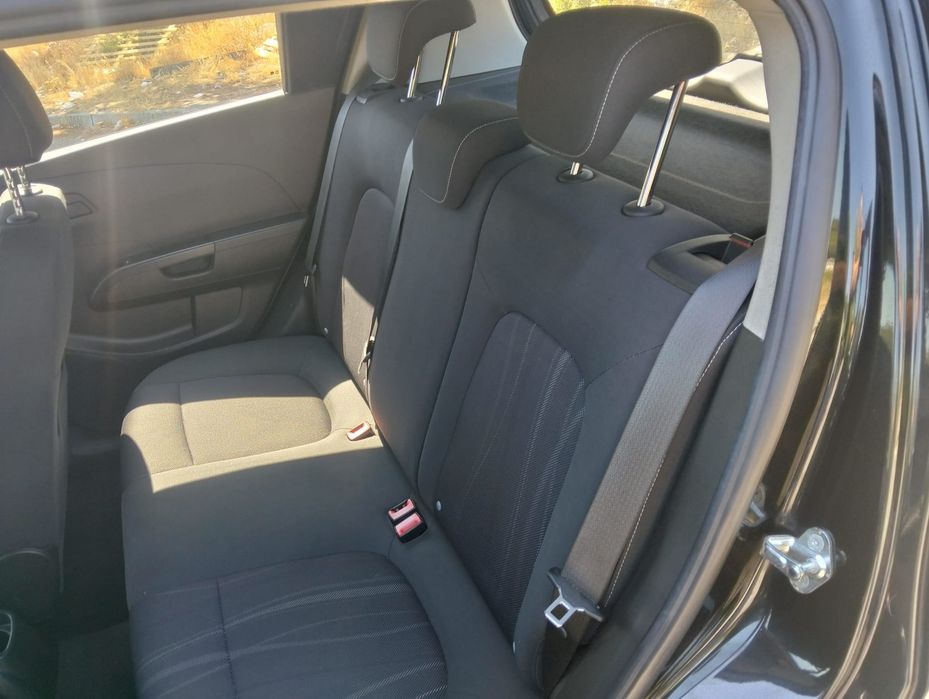 Chevrolet Aveo 1.2 Gasolina ano 2012