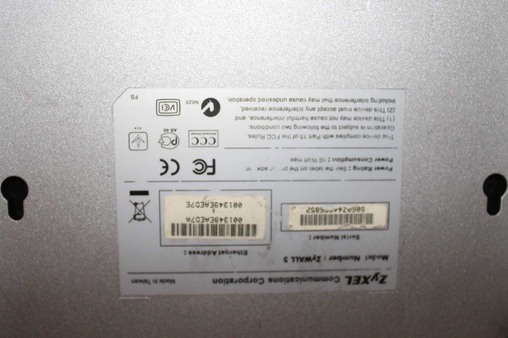 Zyxel ZyWALL 5 - Firewall e VPN de Alto Desempenho