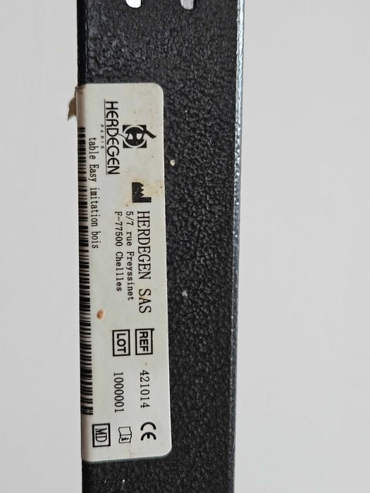 Stolik przyłóżkowy