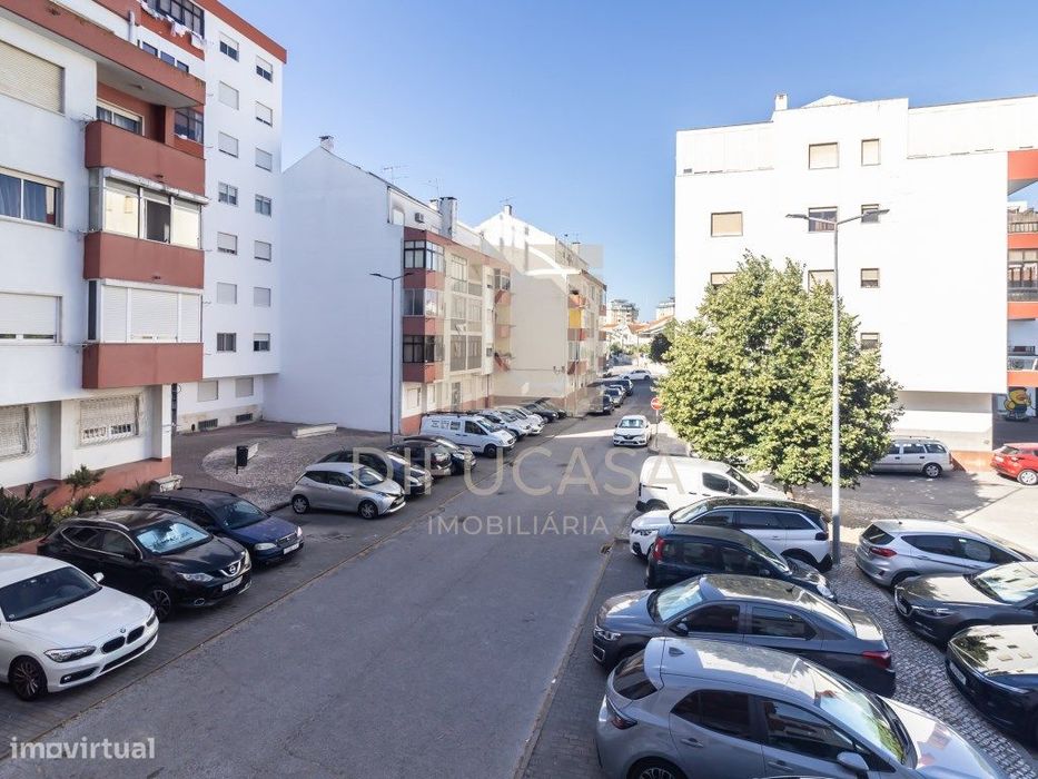 R363 Apartamento T3 1º Andar Amora