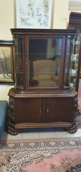 Stylowa serwantka - witryna na lwich łapach