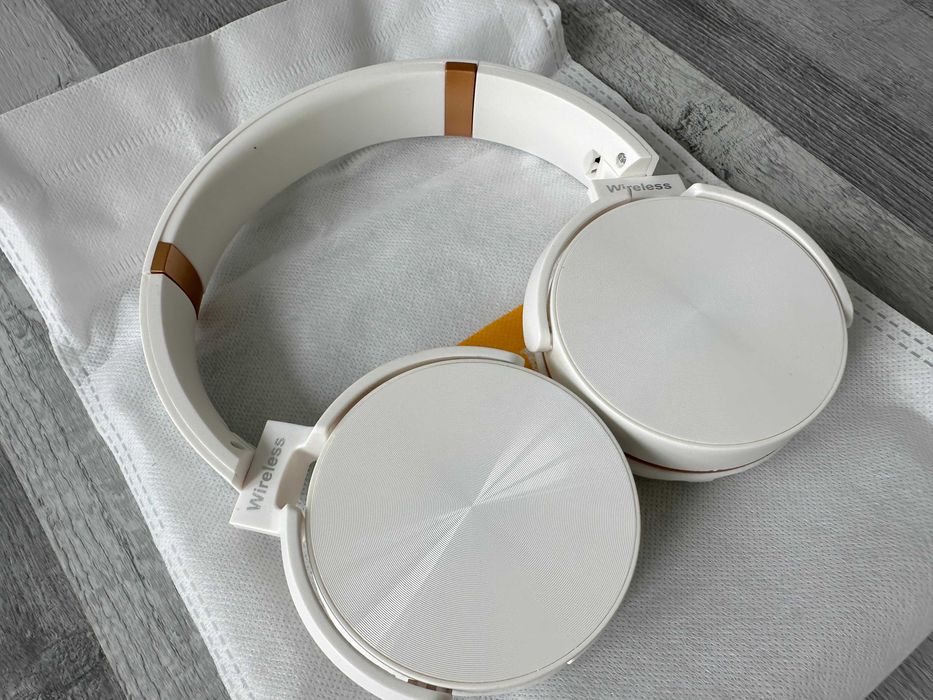 Słuchawki bezprzewodowe nauszne bluetooth radio fm białe