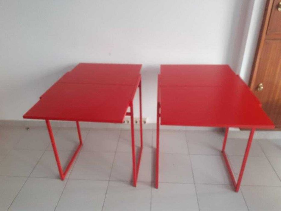 Mesas e cadeiras em metal e pvc