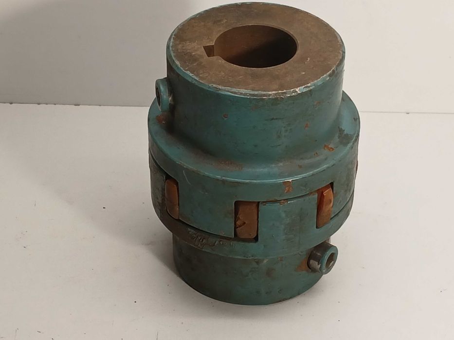 Sprzęgło kłowe elastyczne fi 105 mm długość 130 mm + zapasowa wkładka