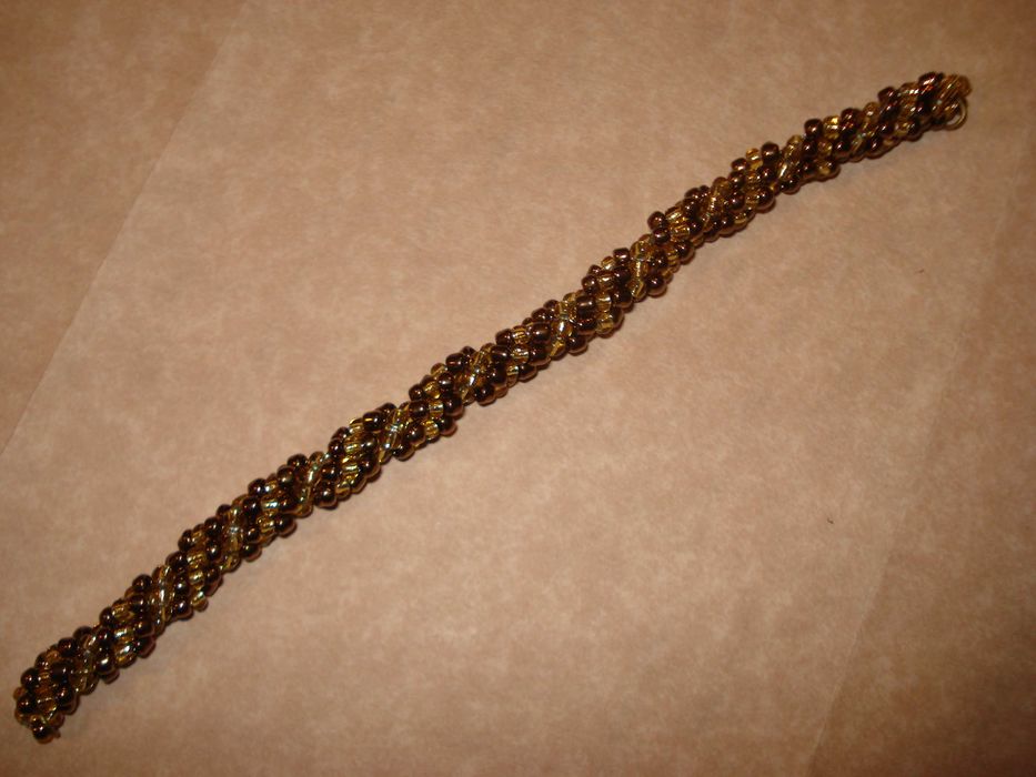 Pulseiras diversas, feitas à mão / Preço consoante modelo - Novas