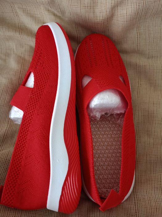 Кросовки  женские 35-36 размер