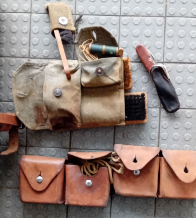 Mochila militar em pele natural