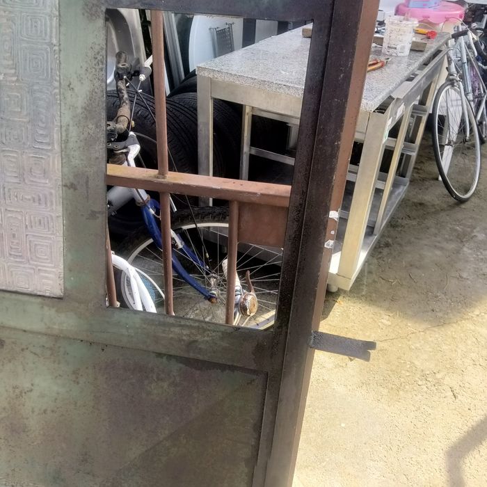 Porta em ferro com vidros