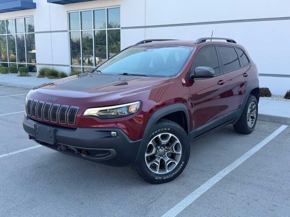 Jeep Cherokee Trailhawk      2021