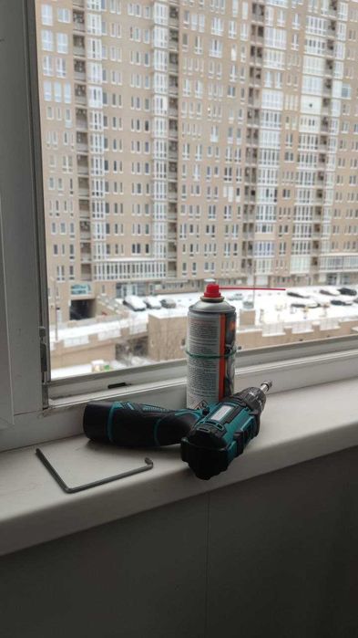 Ремонт и регулировка пластиковых окон и дверей в Харькове.