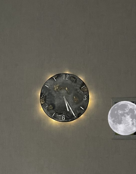 Годиник Луна з Підсвіткою !!!