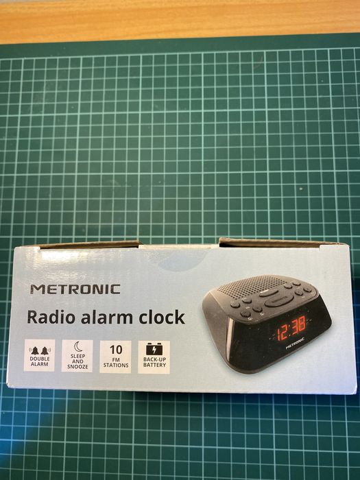 Clock and Alarm Clock with Light64750728680834121