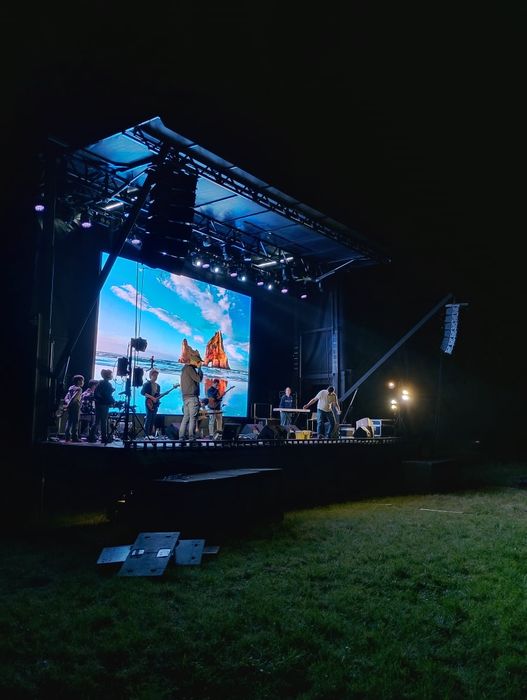 Aluguer Palco Móvel - Camião Palco totalmente equipado, camião palco
