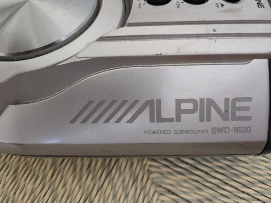 Subwoofer Ativo Alpine SWD-1600 – Excelente Som