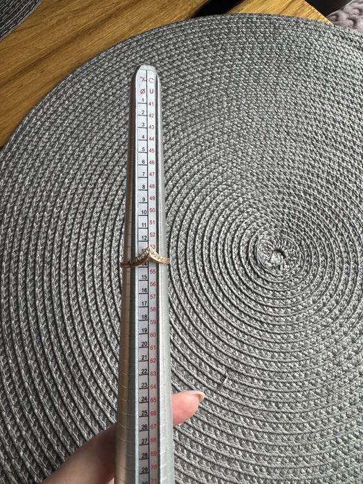 Piękny Pierścionek  pr.585