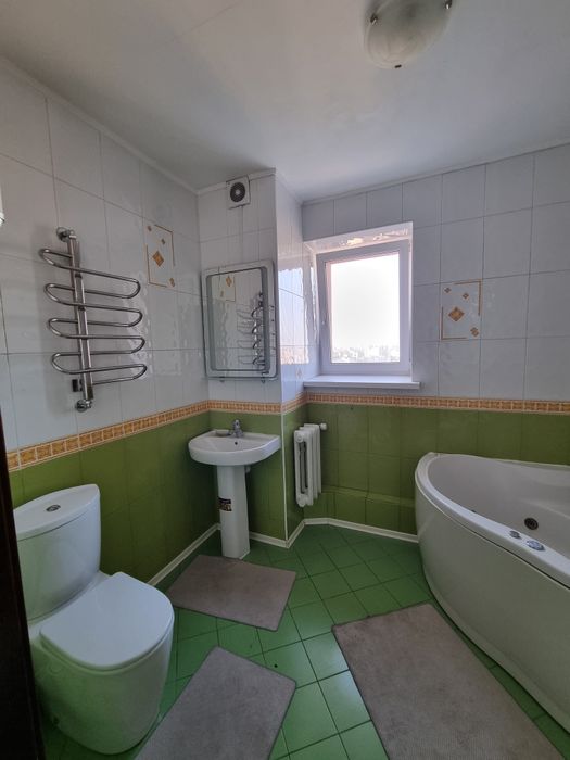 3комн квартира, Ахматовой 13, видовая, с мебелью