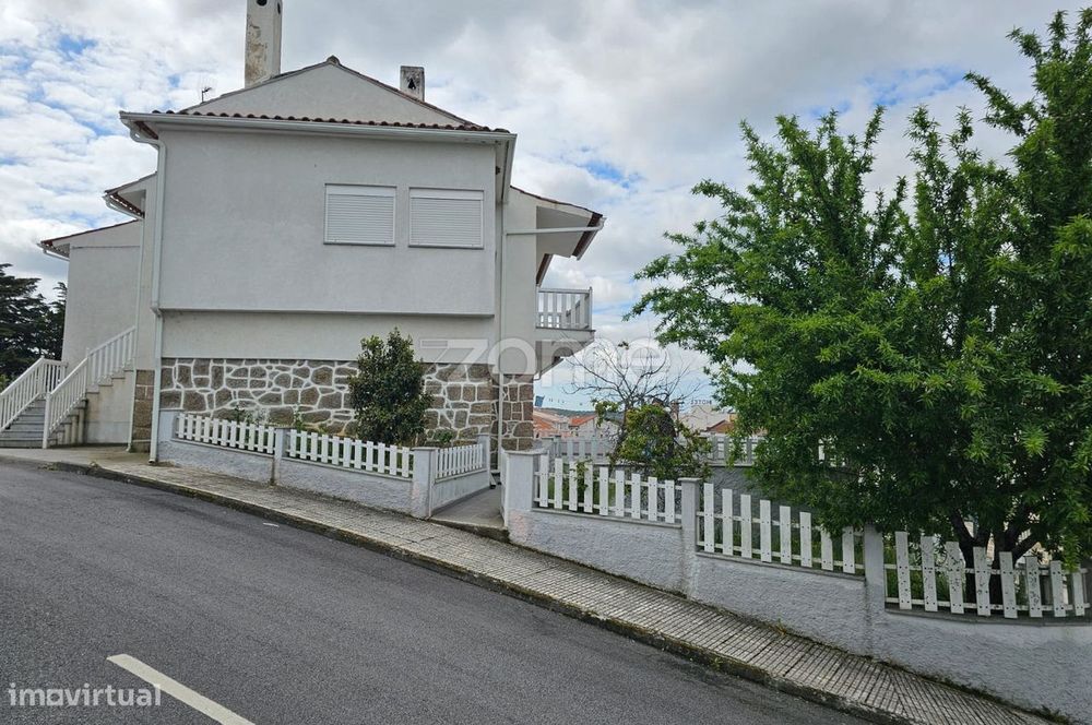 Moradia de Gaveto em Miranda do douro