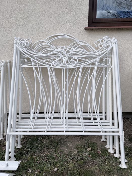 Łóżka domowe w super stanie.