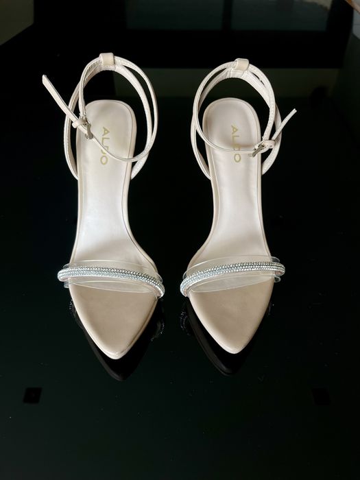 Sandália com Salto Bege Aldo