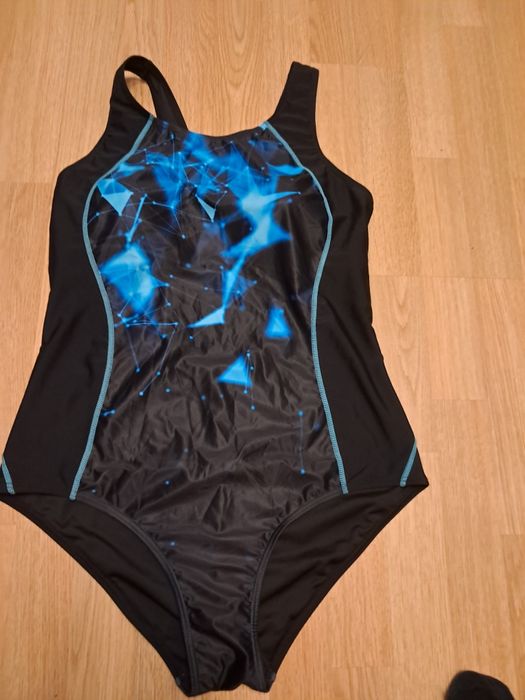 Бюстгальтер  купальник размер  ,Е, F