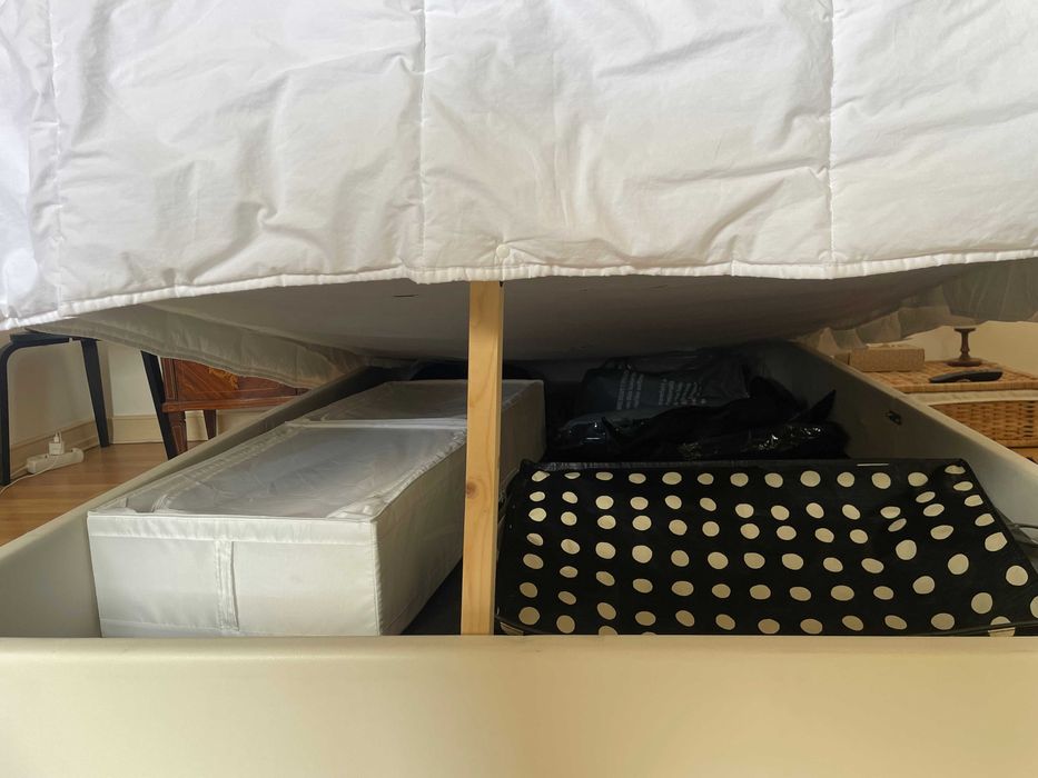 cama de casal IKEA, colchão e box  (pouco uso)