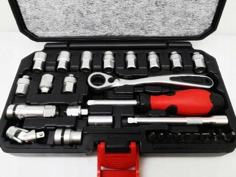 Zestaw kluczy nasadowych w walizce, 28 części