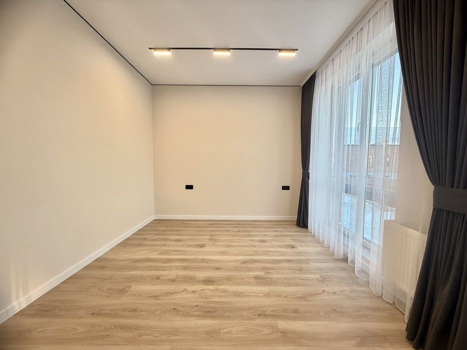 Таунхаус з готовим дизайнерським ремонтом.