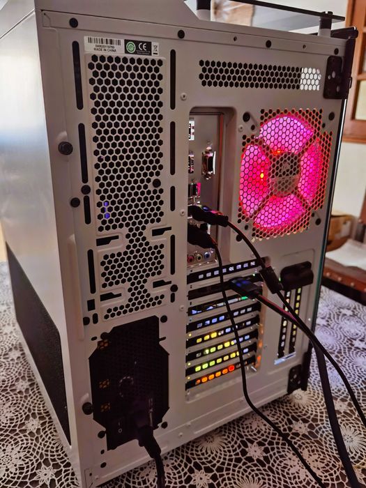 PC gaming CORSAIR 680x RGB