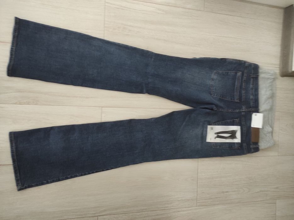 Фірмові джинси для вагітних.