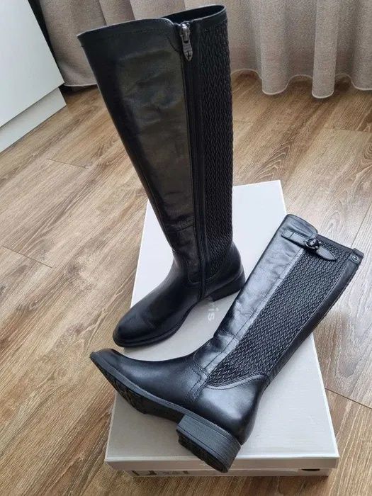 Жіночі демі-сезонні шкіряні чоботи марки Tamaris , 37 р.