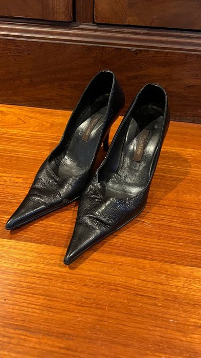 Sapatos de salto médio pretos de pele estilo anos 2000 / y2k