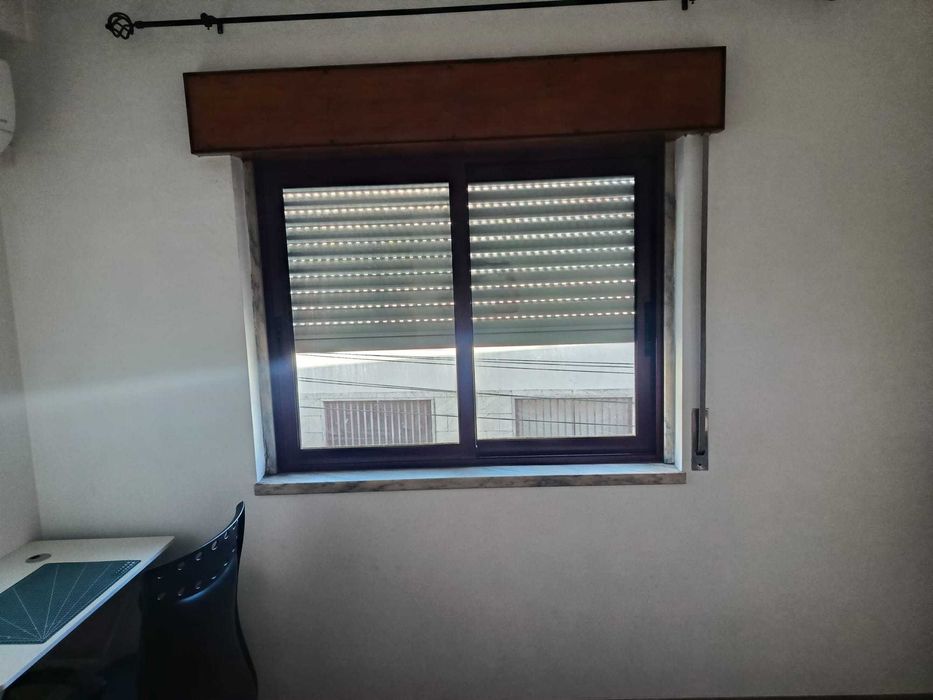 Janelas usadas em aluminio bordeaux com vidro duplo