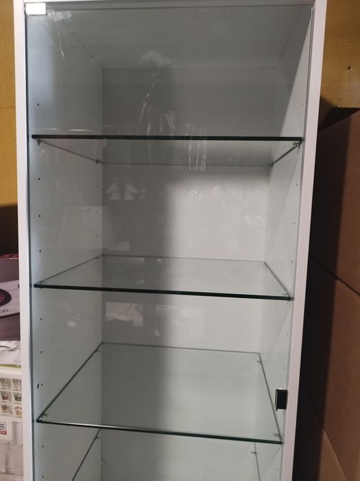 Móvel vitrine 185€