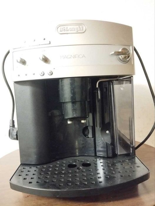 Кавоварка Б/У Delonghi Magnifica ESAM 3000