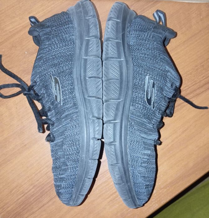 Sneakersy Skechers buty do biegania 41,5 rozmiar.