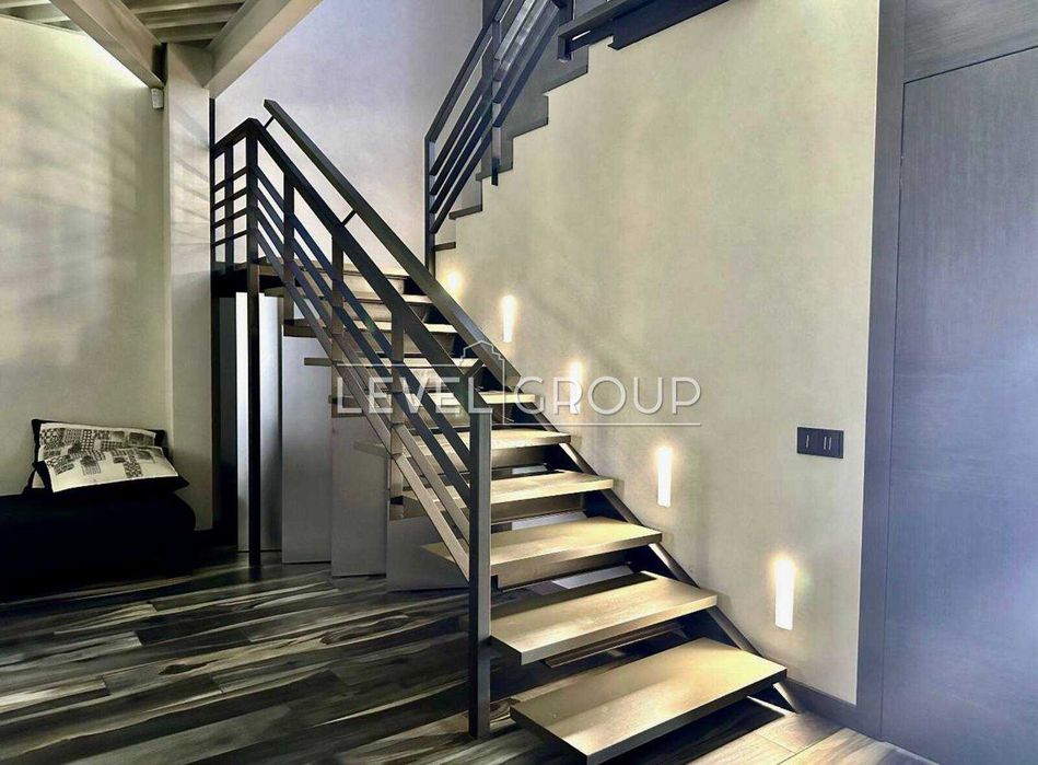 Продається сучасний будинок з якісним ремонтом у Русанівських садах