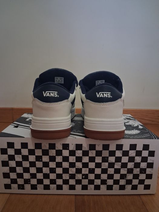 Vans Hylane brancas e azuis