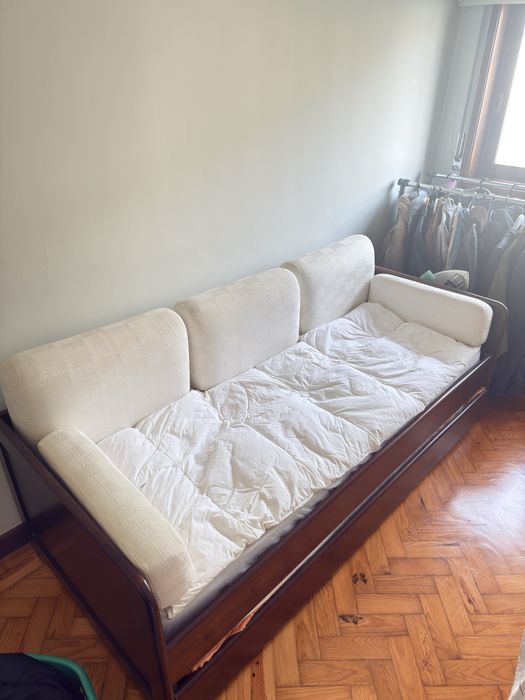 Bicama em madeira maciça | abre para cama de casal
