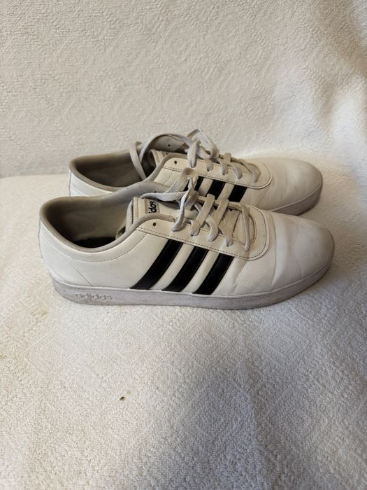 кросівки Adidas 44 розмір