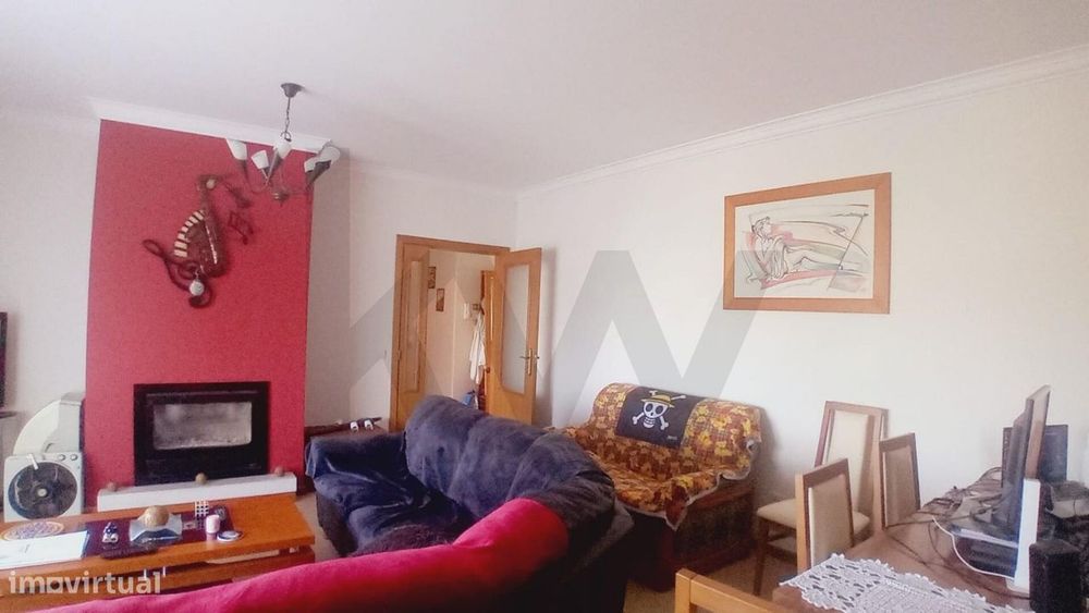Apartamento T3 com Elevador, Garagem e Arrumos – Centro da Vila de