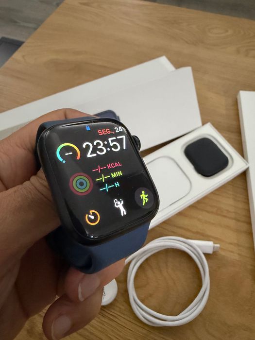 Apple Watch Series 9 45mm Midnight Aluminum