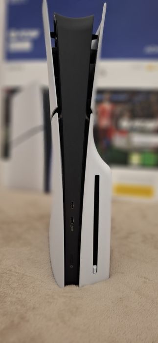 Ps5 slim 1TB c/leitor dvd+2 comandos+2 jogos+headset+dok+grip+garantia