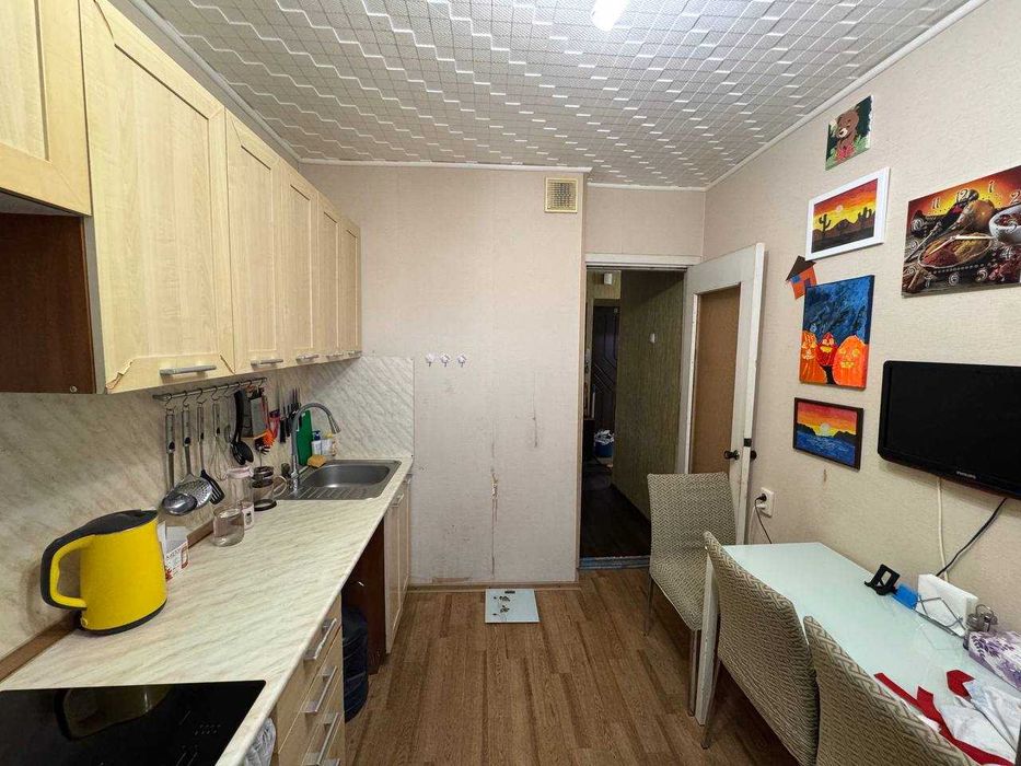 Продам 2к. квартиру на вул. Запорізьке шосе, буд. 60