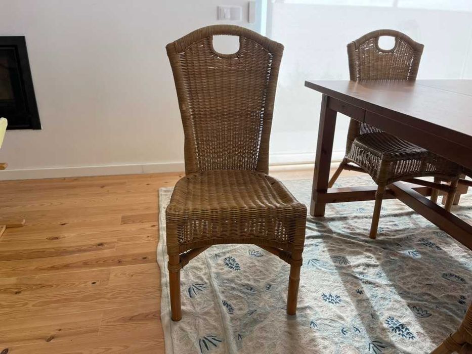 Cadeiras em palhinha rusticas muito elegantes em bom estado geral