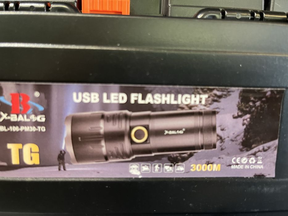 Lanterna de mão 2000 metros