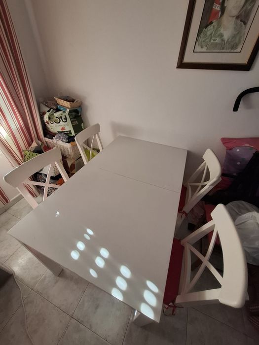 mesa de jantar + 4 cadeiras